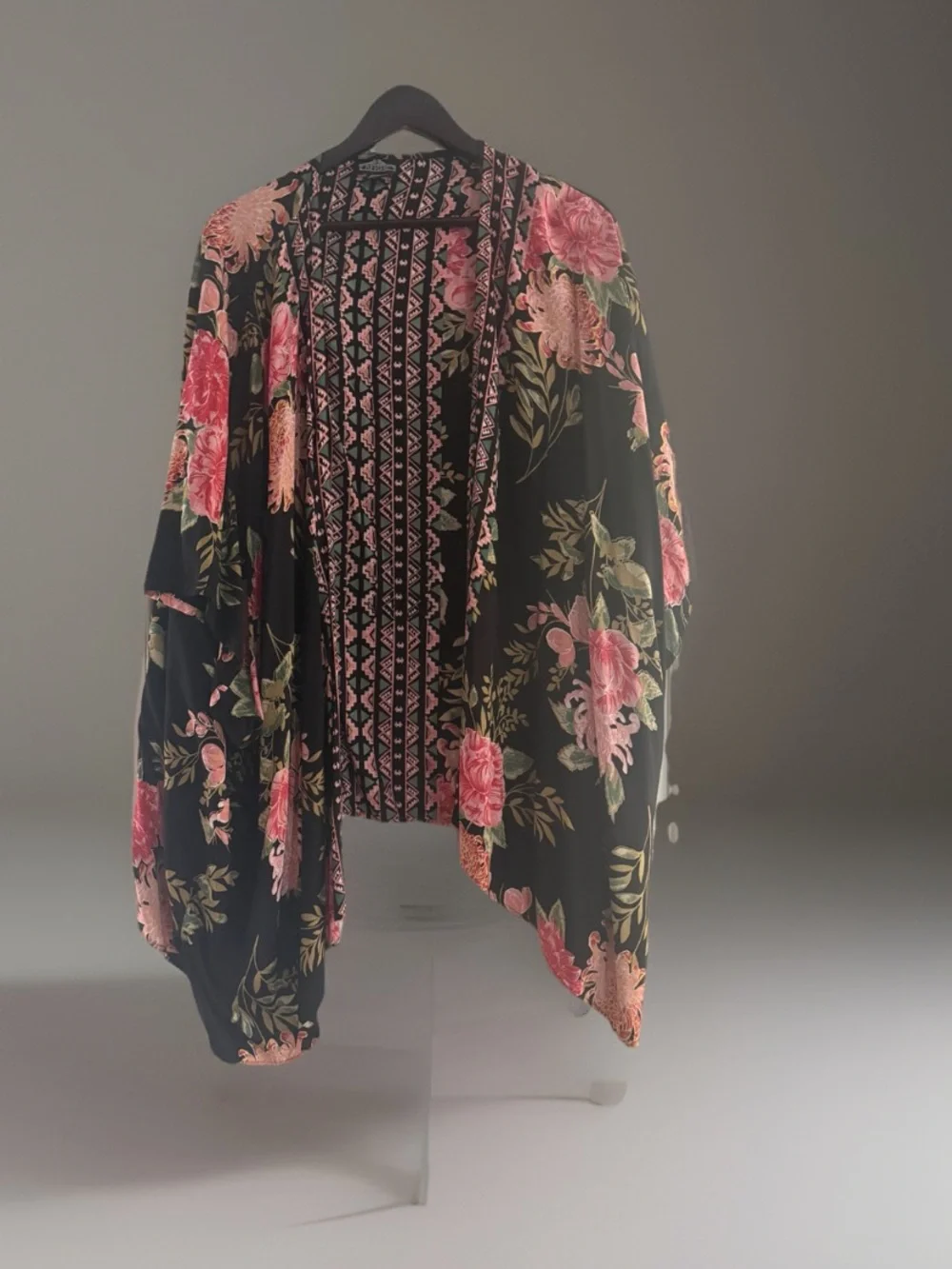 Angie Kimono Womens 2X Black Pink Floral Rayon Boho Open Front Cover Up - Picture 5 of 7